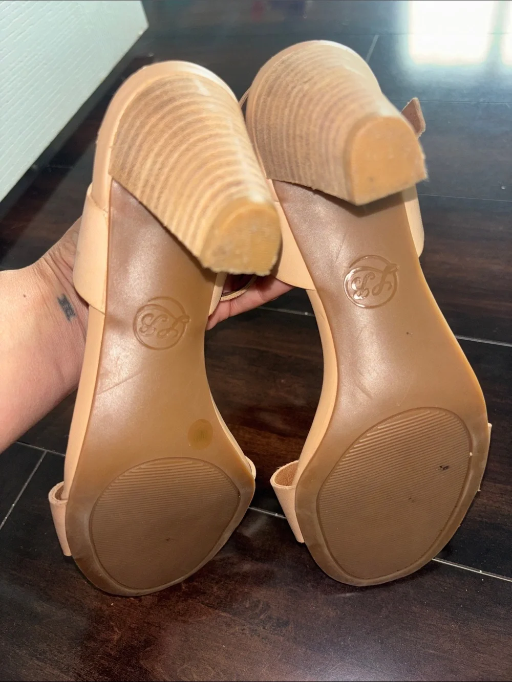 Lucky Brand Nude Low Block Heel Leather Sandal - Classic Open Toe - Picture 5 of 7